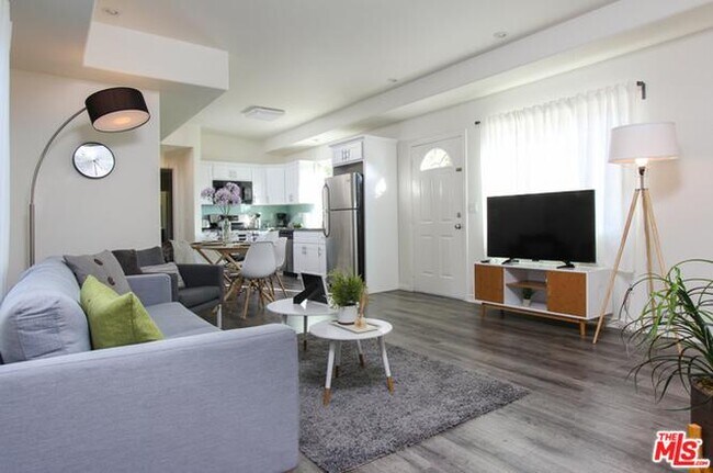 Foto del edificio - 16057 Hartland St