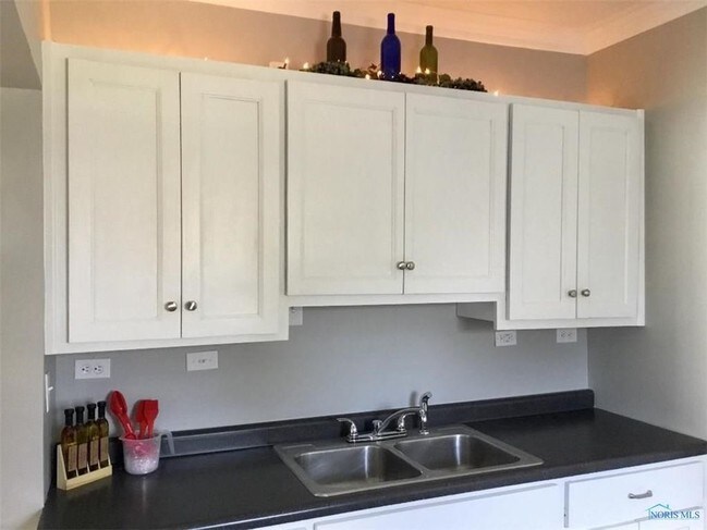 Kitchen - 422 S Church St