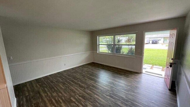 Living Room - 1437 32nd Ave