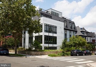 Building Photo - 1001 Monroe St NW