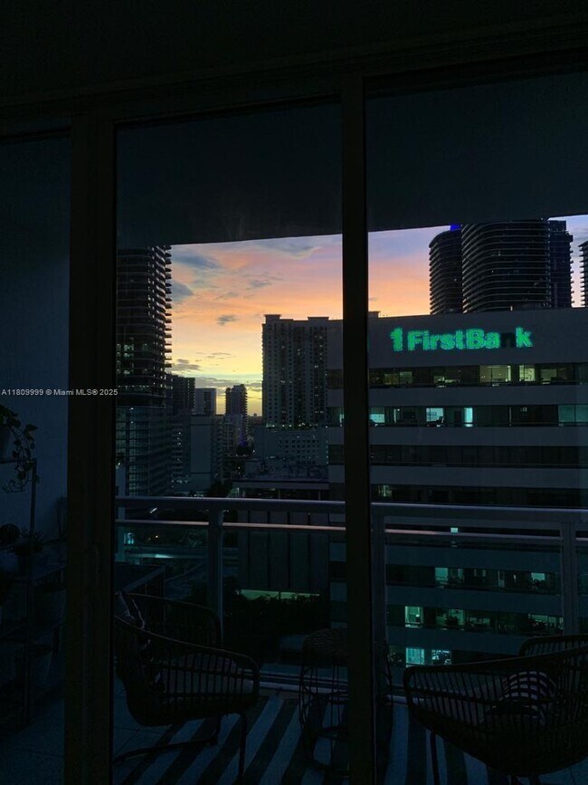 Building Photo - 951 Brickell Ave