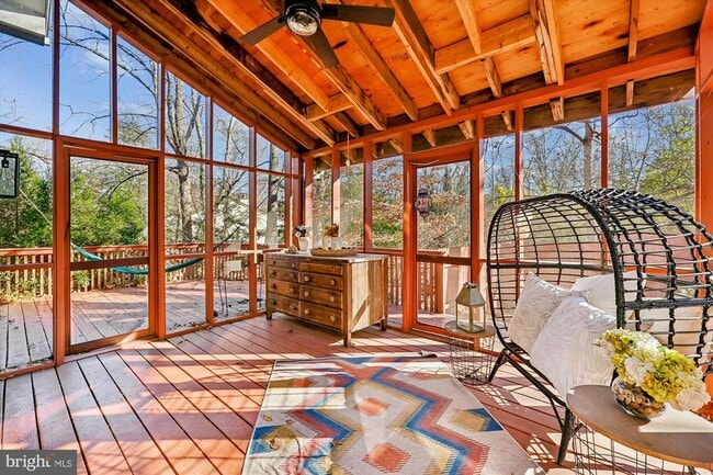 Foto del edificio - 7614 Carteret Rd