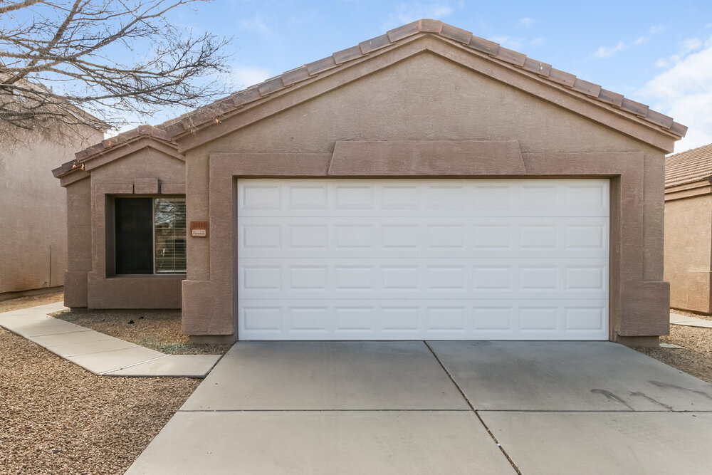 Foto principal - 10849 E Carol Ave