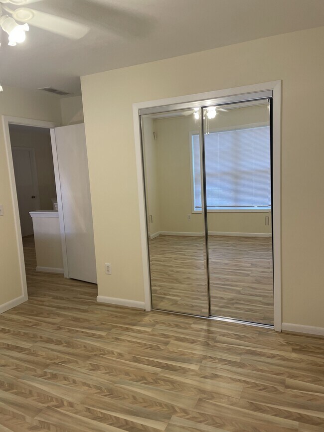 Building Photo - 11080 Kimball Crest Dr