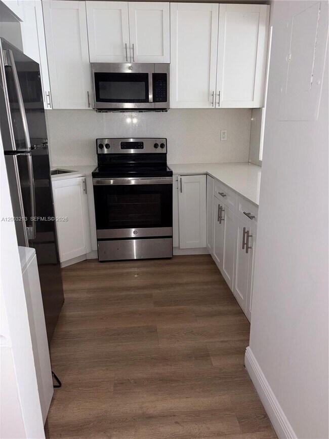 Building Photo - 401 NW 72nd Ave