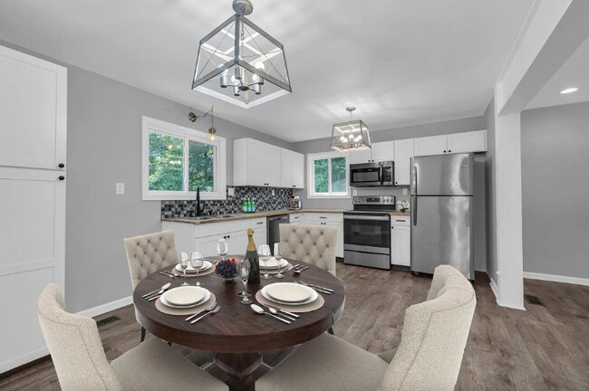 Building Photo - 504 Isbill Rd