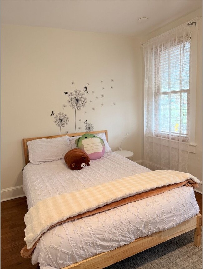 Building Photo - 1403 West Virginia Ave NE