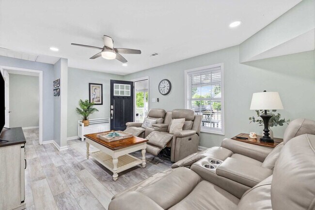 Building Photo - 430 Yaupon Ave