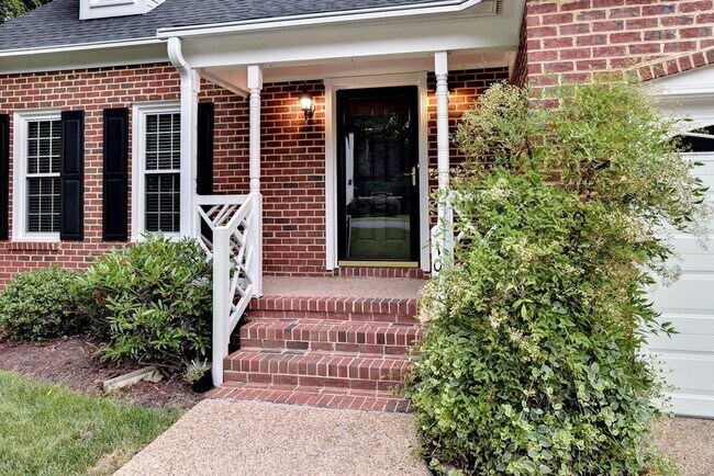 Building Photo - Beautifully Updated Cape Cod