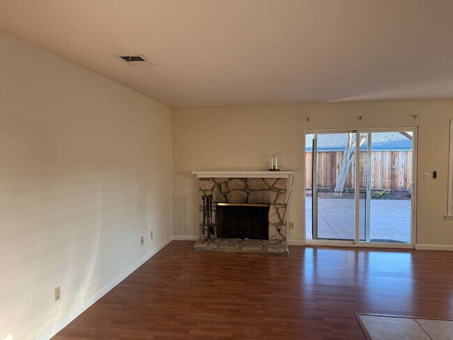 Foto del edificio - Remodeled Single Family Home