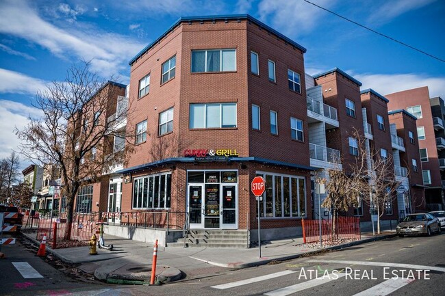 Building Photo - 2905 W 25th Ave