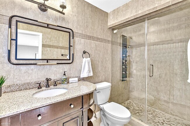 Foto del edificio - 3 br, 3 bath House - 1406 NE 62nd St 0