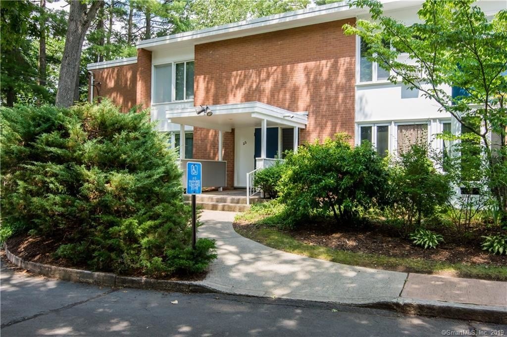 22 North Lake Dr Unit A1, Hamden, CT 06517 Condo for Rent in Hamden