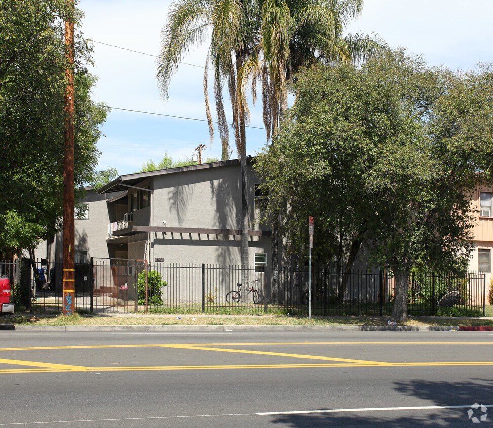 Primary Photo - 18031 Roscoe Blvd