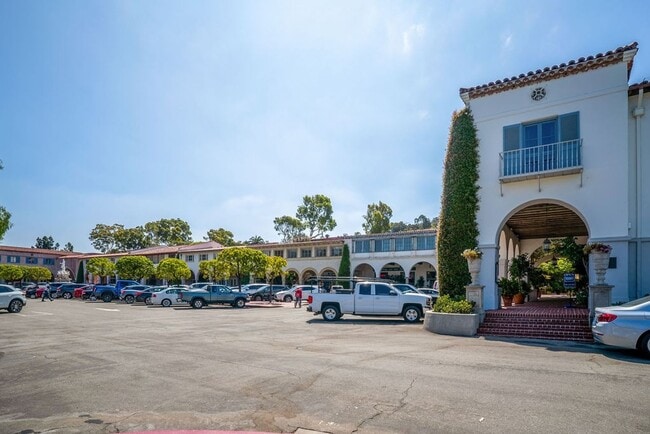 Building Photo - Malaga Cove Beauty