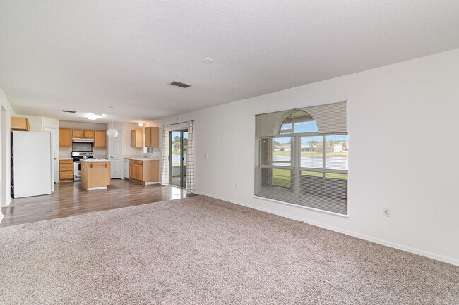 Foto del edificio - 1611 Sawgrass Dr SW