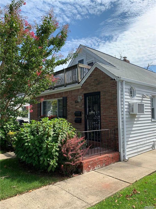 228 E Hudson St, Long Beach, NY 11561 House for Rent in Long Beach