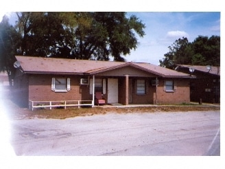 Foto del edificio - 13507 Cecelia Ave