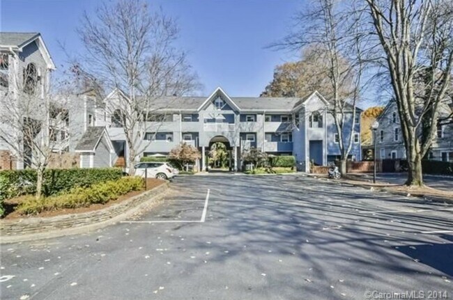 Photo - 300 E Park Ave Apartment