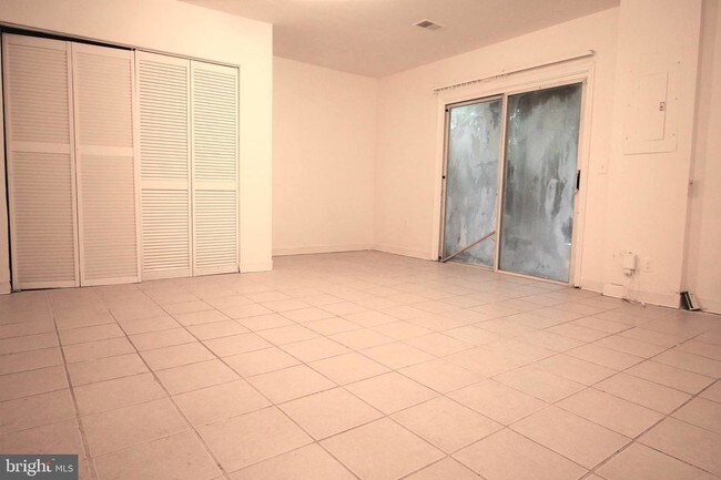 Building Photo - 7795 Black Horse Ct