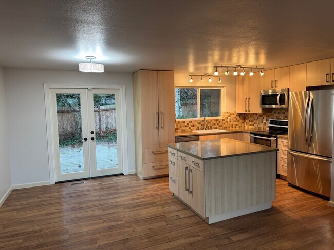 Foto del edificio - 505 74th St SW