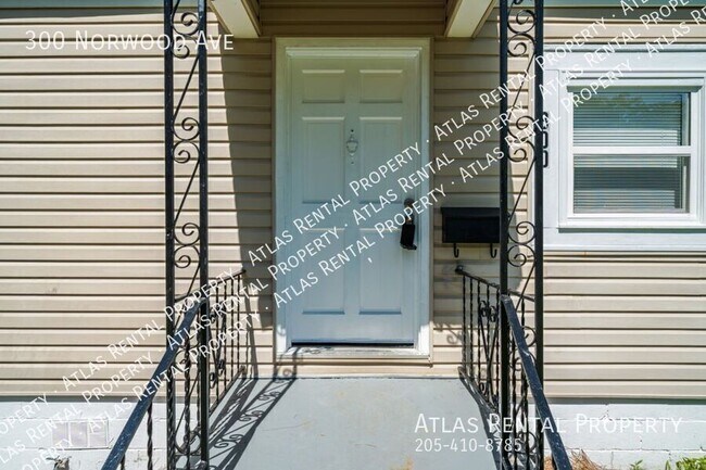 Foto del edificio - 300 Norwood Ave