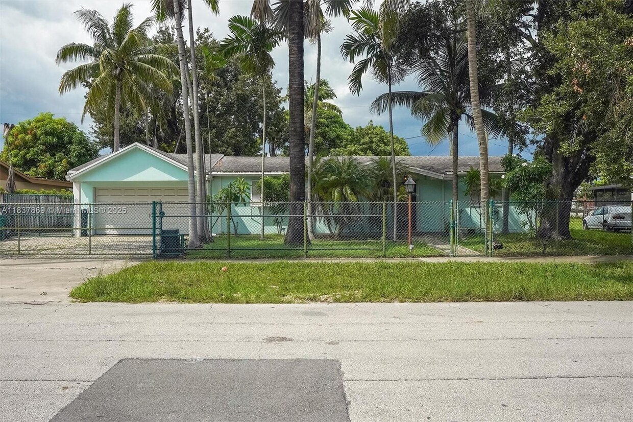 Foto principal - 11121 SW 203rd Terrace