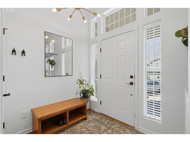Foto del edificio - Beautifully Updated 5BR Home with Designer Kitchen, Main-Level Suite & Private Backyard Oasis Nea...