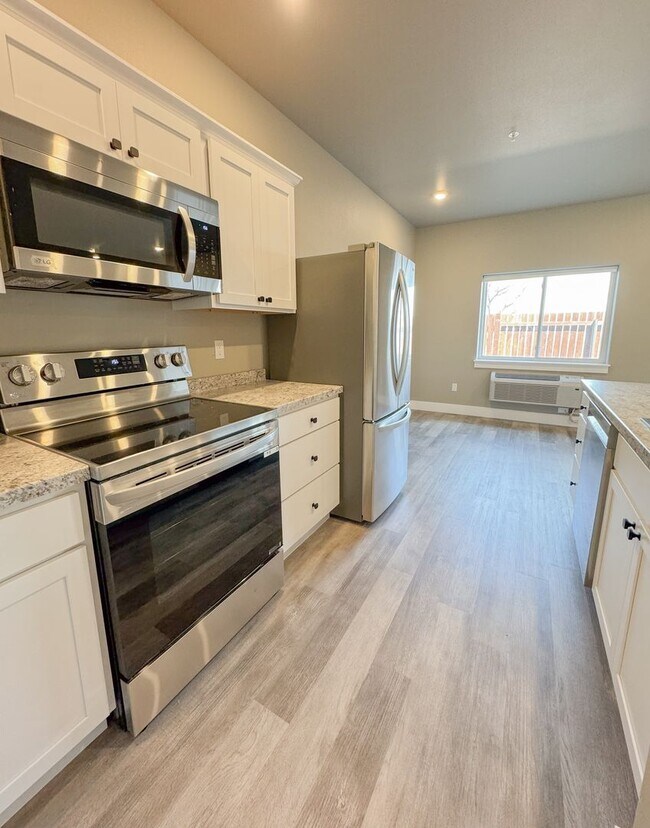 Foto del edificio - Pet Friendly 2 bed/ 2 bath unit at Soldier Ridge!