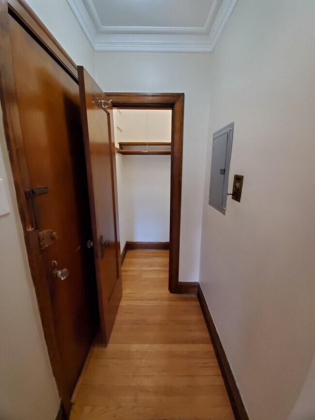 Foto del edificio - 5232 N Rockwell St