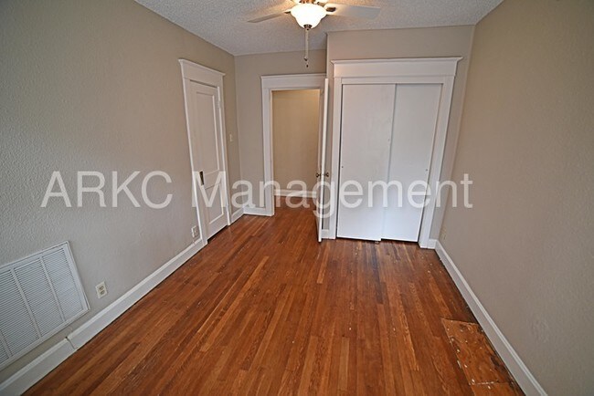 Building Photo - 3433 Central St