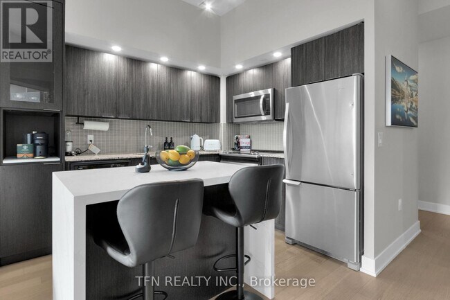 Building Photo - 30 Shore Breeze Dr