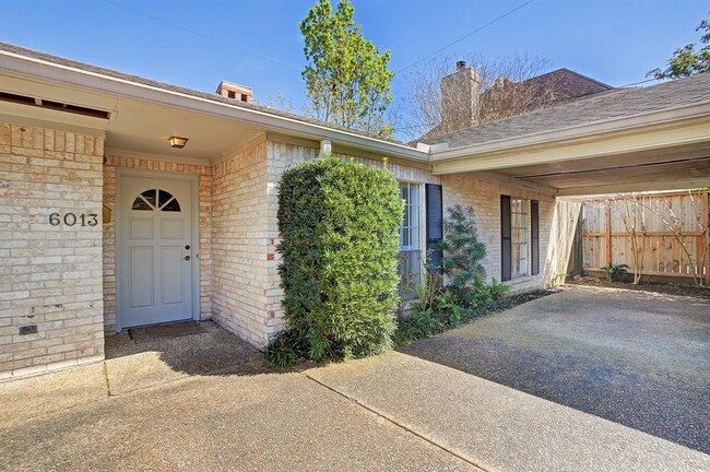 Building Photo - 6013 Valley Forge Dr