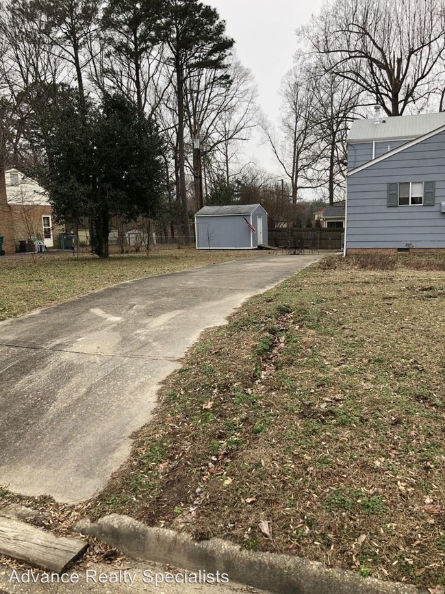 Building Photo - 4 br, 2 bath House - 9501 Minna Dr