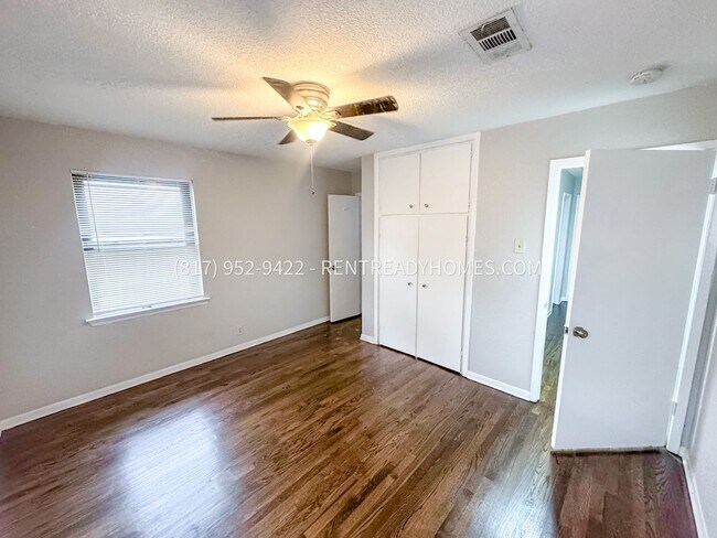 Building Photo - 3022 Larry Dr