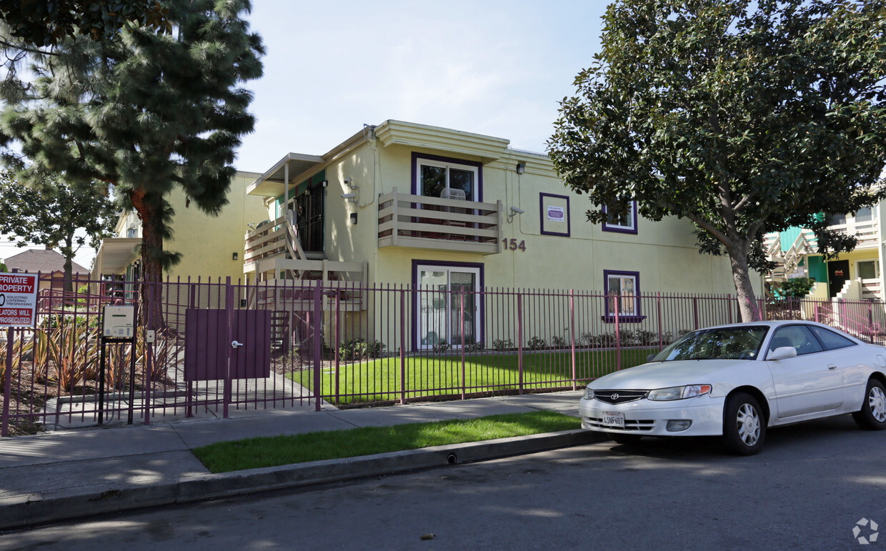 Foto del edificio - Griffith Gardens