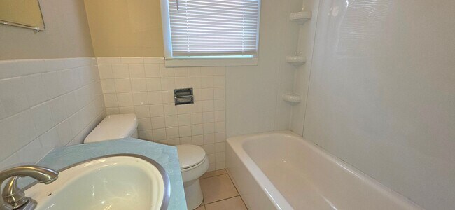 Foto del edificio - 1930 S Fremont Ave