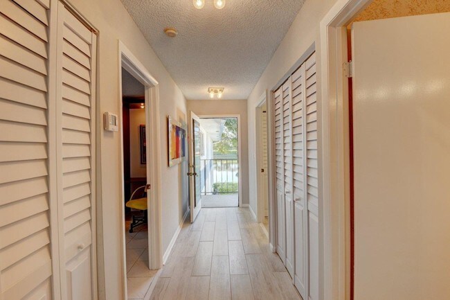 Building Photo - 15301 Pembridge Ave