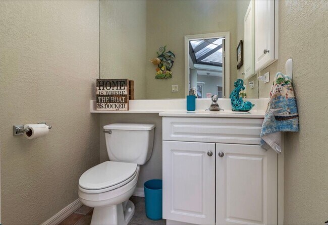 Foto del edificio - Like New 1 story 4 bedroom home just off D...