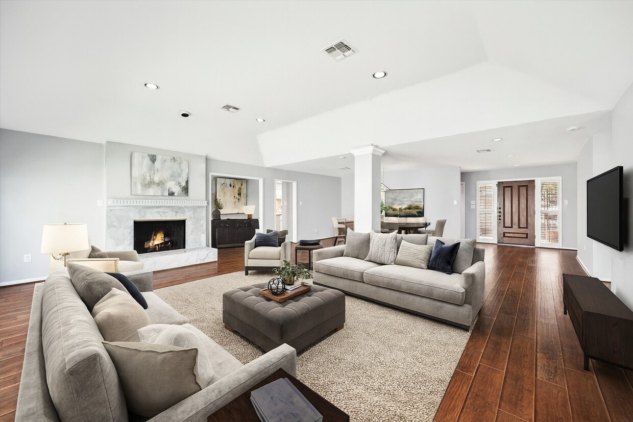 Foto principal - 15622 Whitewater Ln