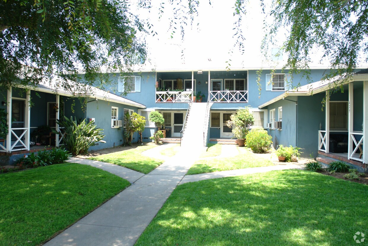 Primary Photo - 625-633 W Glenoaks Blvd