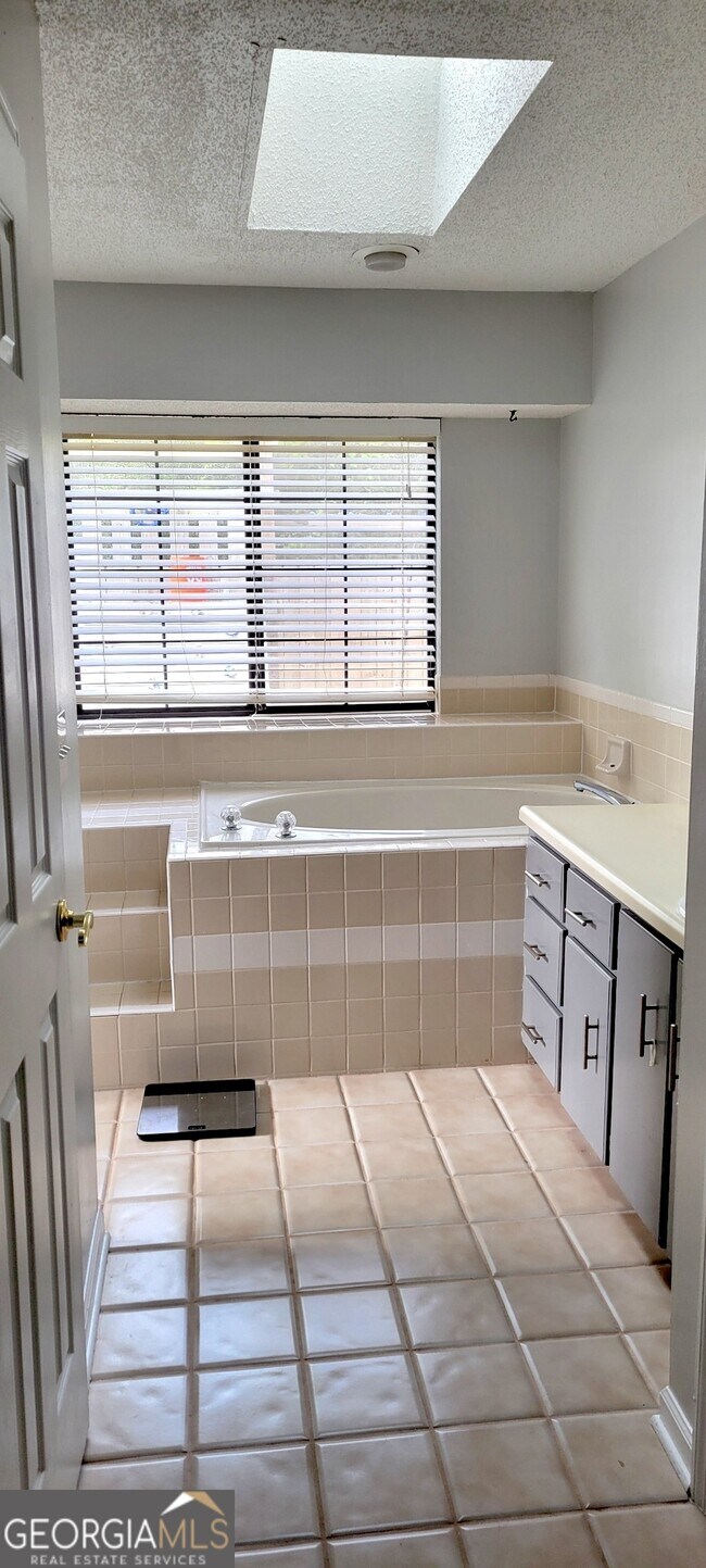 Foto del edificio - 106 Plantation Oaks Dr