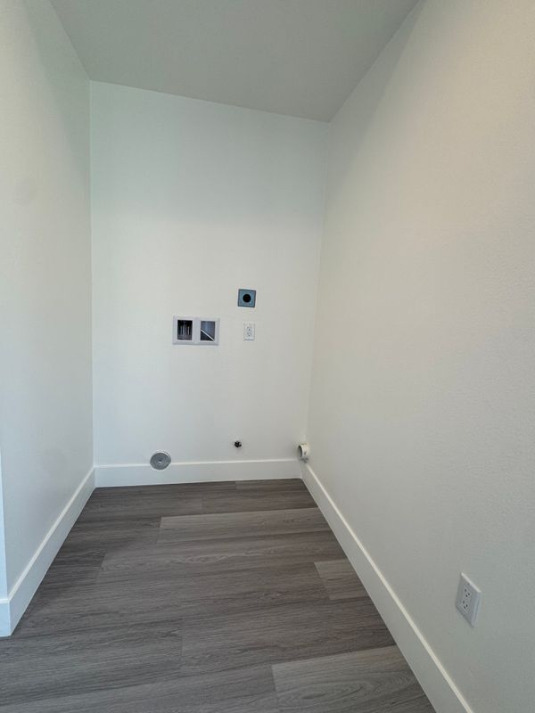 Foto del edificio - 7875 Glencoe Drive