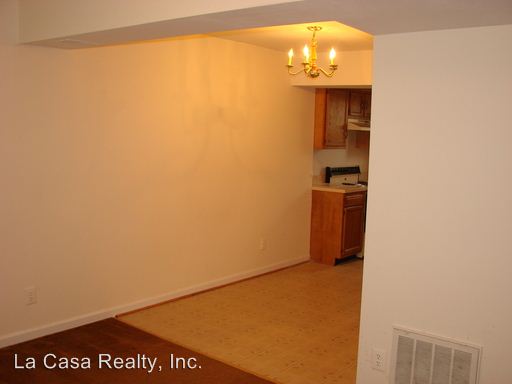 Building Photo - 300 Fox Chase