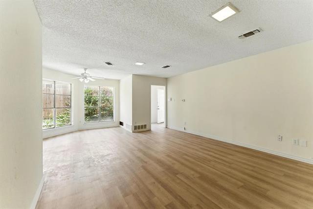 Foto del edificio - 6905 W Cleburne Rd