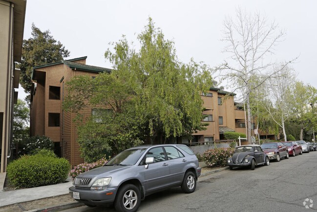 Building Photo - Moss Terrace Apartments