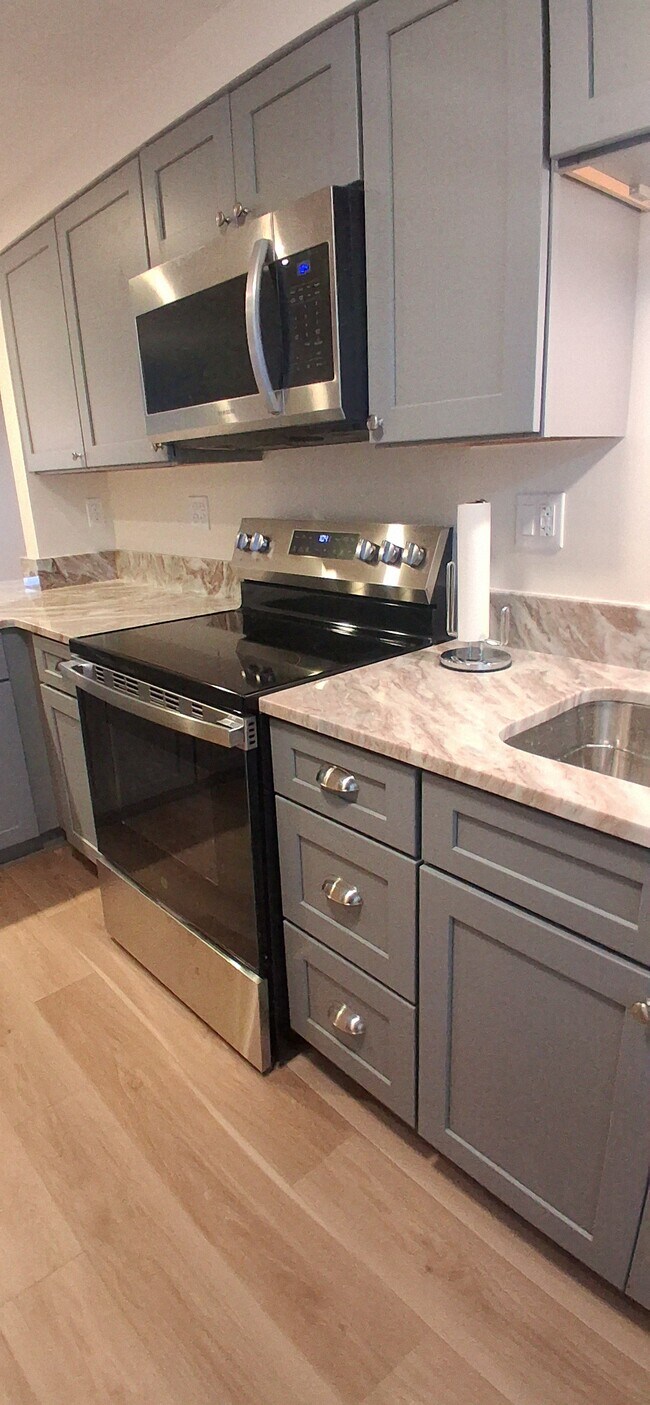 Foto del edificio - 201 Hoffman Ave