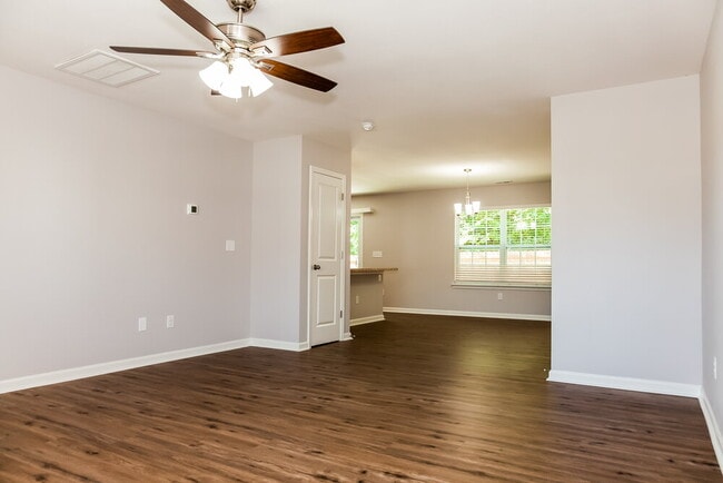 Building Photo - 1013 Bolivia Dr