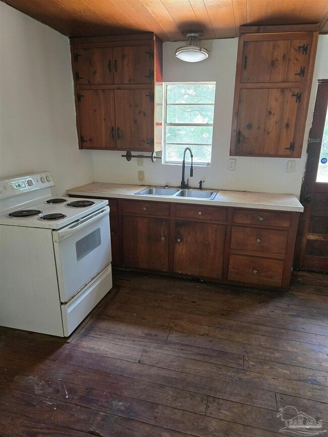 Building Photo - 2410 Ladd Dr