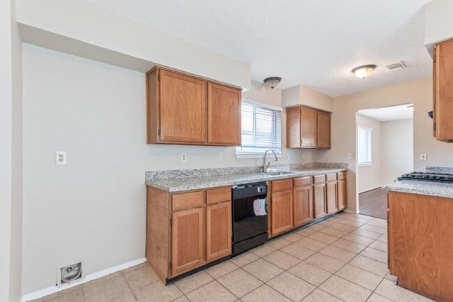 Building Photo - 2503 Brookford Dr